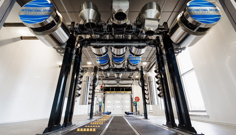 Car wash facility interior with "international Drying" technology